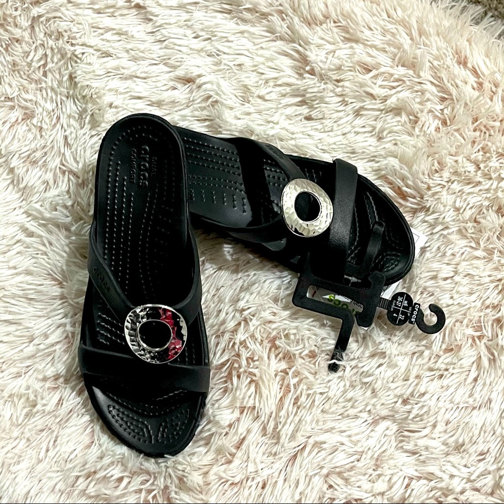 Crocs Sanrah Hammered Metal sandals New